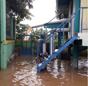 Perumahan Ciledug Indah Kebanjiran Akibat Tanggul Jebol