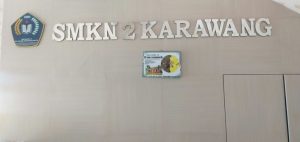 SMKN 2 Kabupaten Karawang mendapat bantuan Program CSR HUB berbasis Aplikasi Scola LMS