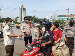 Polsek Pamulang Melakukan Giat Operasi Yustisi Kampanye Bermasker  