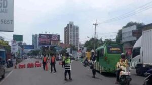 Polres Cirebon Kota Memberlakukan Rekayasa Lalu Lintas sSstem Ganjil-Genap Bagi Semua Kendaraan