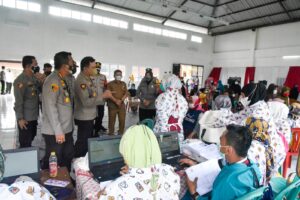 Kapolresta Cirebon Hadiri Zoom Meeting Vaksinasi Serentak Bersama Kapolda Jabar