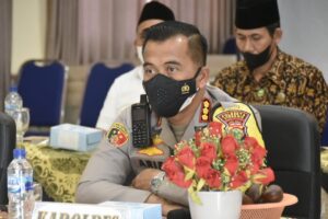 Kapolresta Cirebon Hadiri Zoom Meeting Vaksinasi Serentak Bersama Kapolri