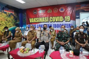 Kapolresta Cirebon Hadiri Zoom Meeting Vaksinasi Serentak Bersama Kapolda Jabar