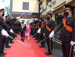 Polresta Cirebon Gelar Upacara Wisuda Purna Bhakti Anggota Polri dan ASN