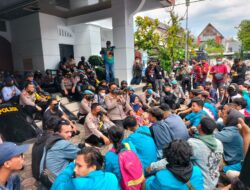 Kapolres Ciko Apresiasi Brimob dan Personil Dalam PAM Aksi Mahasiswa Di Gedung DPRD
