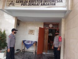 Polsek Anjatan Laksanakan Giat Rutin Pengamanan Kebaktian di Gereja Pantekosta