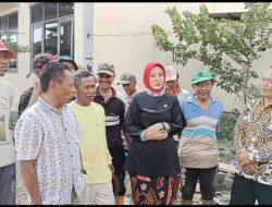 Usai Sholat Dzuhur, Wakil Bupati Cirebon Diteriaki Kuli Bangunan