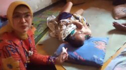 Prihatin Terhadap Derita Endi, Wabup Cirebon Beri Bantuan Kursi Roda