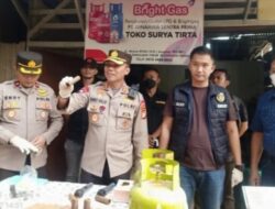 Polisi Tangkap Pelaku Pengoplos Gas LPG Ilegal di Pamulang