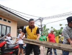 Kapolres Metro Tangerang Kota Pimpin Kerja Bakti Bersama TNI dan Pemkot Tangerang di Periuk Antisipasi Bencana Banjir