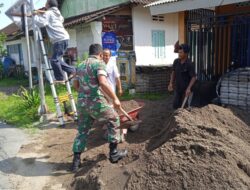 Babinsa Koramil Garum Bantu Atasi Kesulitan Warga di Wilayah Binaannya