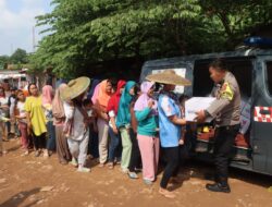 Bulan Bhakti Polri, Polres Tangsel Distribusikan 222 Paket Sembako di Wilayah Serpong