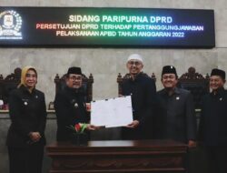 Hadiri Rapat Paripurna, Bupati Cirebon Terima Kritik dan Saran Demi Kemajuan Daerah