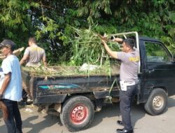 Polsek Cisauk dan Masyarakat Gelar Aksi Bersih Bersih di Area Penumpukan Sampah