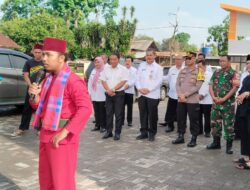 Gabungan TNI Polri Melaksanakan Pengamanan Kunjungan Gubernur Banten ke Desa Cukanggalih