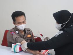 Bhakti Kesehatan Polres Tangerang Selatan, Bagikan Suplemen Vitamin dan Obat Bagi Petugas PPK Pemilu 2024