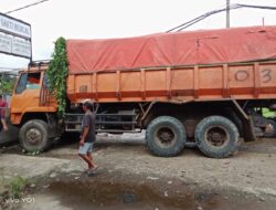 Ngerriii..! Truk Tambang Bebas Melintas Siang Hari Bolong, Jadi Ancaman Anak Sekolah dan Warga Parungpanjang