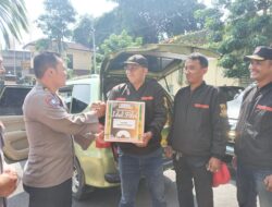 Partisipasi Pimpinan Polres Jakarta Utara Membagikan Paket Sembako Terhadap Mitra Polri