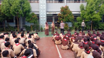 Sat Binmas Polres Tangerang Selatan Gelar Program “Police Go To School” di SMP Negeri 16 Kota Tangerang Selatan