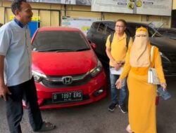 Di HUT Bhayangkara ke-78, Polsek Metro Tamansari Kembalikan Satu Unit Mobil Honda Brio kepada Pemilik yang Sah