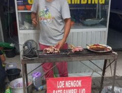 Bang Dodo Putra Asli Betawi Membuka Usaha Kuliner Sate Kambing Dan Sop Kambing Yang Lagi Viral Di Pondok Pucung, Pondok Aren