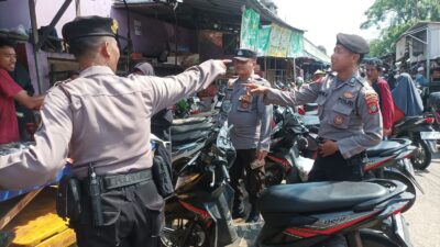 Unit Samapta Polsek Curug Lakukan Tugas Rutin Patroli Dialogis di Pasar Tradisional Curug Tangerang