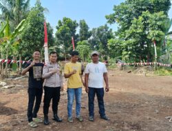 Semangat Kebersamaan di Kampung Ciater, Bhabinkamtibmas Suparman dan Warga Siapkan Acara HUT RI ke-79