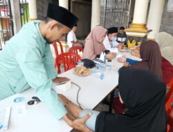 Warga RW 010 Semanan Dapat Pengobatan Gratis