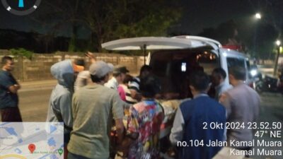 Gerak Cepat Kasubsektor Kamal Muara Bersama Aipda Akhmad Subekti dan Warga Membawa Korban ke RSUD