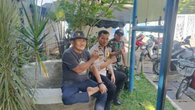 Bhabinkamtibmas Ciater Tingkatkan Keterlibatan Masyarakat Melalui Kegiatan Door to Door