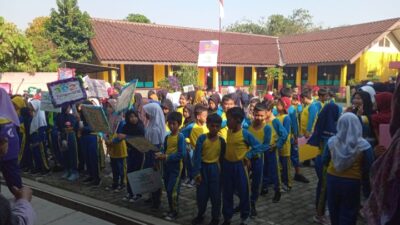 SDN Curug Wetan VI Meriahkan HUT Kabupaten Tangerang yang ke 392 dengan Gerak Jalan Santai