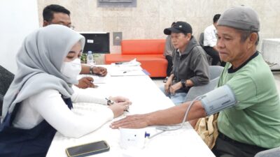 Nasabah Bank BRI BO Dewi Sartika Kota Bogor Ikuti Pemeriksaan Kesehatan Gratis