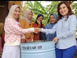 Dukung Paslon Andra-Soni, Ketum DPP Pendekar 08 Gelar Baksos Program 100 Tong Sampah Gratis untuk Warga di 6 Titik Lokasi