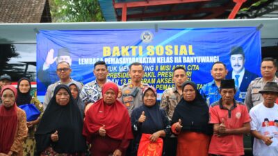 Lapas Banyuwangi Memberikan CSR Kepada Masyarakat Kecamatan Licin Dalam Bentuk Bantuan Untuk Yang Kurang Mampu