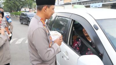 Turun Langsung ke Jalan, Kapolres Metro Tangerang Kota Soaialisasi Call Center Polri 110, Pelayanan Cepat Saat Mudik