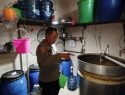 Beromzet Puluhan Juta, Polisi Gerebek Home Industry Ciu di Periuk Tangerang