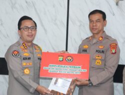 Apresiasi Kinerja, Kabid Humas Polda Metro Jaya Beri Penghargaan Kepada Personel Terbaik