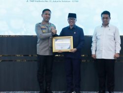 Kapolres Metro Tangerang Kota Terima Penghargaan dari Kementerian Desa dan PDT