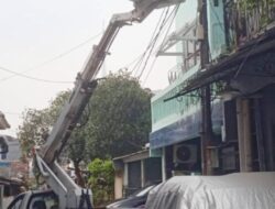 Dinas Perhubungan Tangerang Gencar Rawat PJU demi Kota yang Lebih Aman dan Terang. 