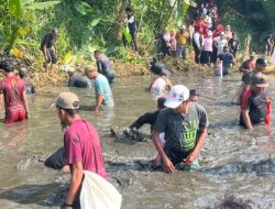 Warga Ciater Barat Meriahkan Hari Kemerdekaan RI ke 80 dengan Ngebur Empang