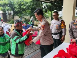 Polsek Cisauk Gelar Silaturahmi Bersama Ojol, Hadirkan Layanan Kesehatan Gratis dan Sembako 