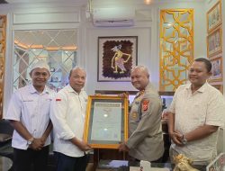 Kapolres Serang Dinobatkan sebagai “Sahabat Pers Indonesia” oleh SMSI Banten