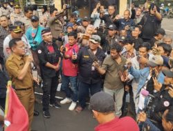 Pemkab Tangerang di Demo FWJ Indonesia Tuntut Tanggungjawab Bupati