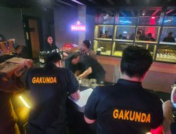 Satpol PP Tangsel Amankan 300 Botol Miras, Pelaku Terancam Tindakan Pidana Miring 