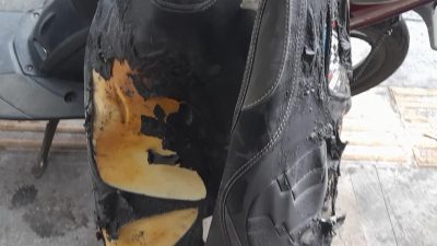 Polisi Gercep Cek TKP Kendaraan Bermotor yang Terbakar akibat Korsleting Kelistrikan di Ciputat