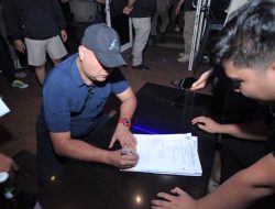 Satpol PP Tangsel Razia Ratusan Botol Miras Berbagai Merk di Wilayah Serpong Utara