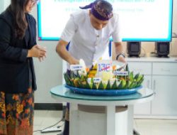 BRI KC Balaraja Rayakan HUT BRI ke-130 dengan Potong Tumpeng Bersama Insan BRILiaN