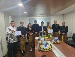 Rayakan HUT BRI ke-130 dengan Antusias, BRI Cabang Jakarta Daan Mogot Gelar Potong Tumpeng sebagai Simbol Kebersamaan