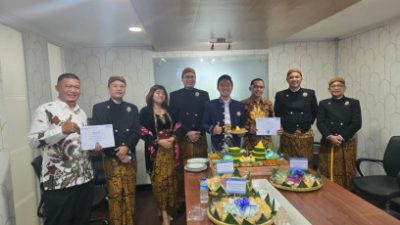 Rayakan HUT BRI ke-130 dengan Antusias, BRI Cabang Jakarta Daan Mogot Gelar Potong Tumpeng sebagai Simbol Kebersamaan