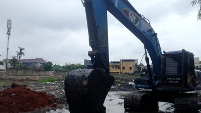 Pengurukan SMKN 53 Jakarta Diprotes Warga, Lumpur dan Bau Diduga Cemari Lingkungan